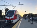 Caltrain about to head away from Mountain View Station 